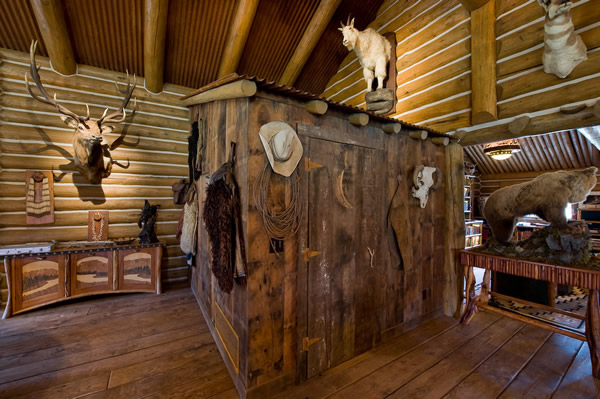 Wyoming Ranch Built With Reclaimed Wood Recycled Lumber Detail Image 10 - Reclaimed Wood Used in Commercial Construction