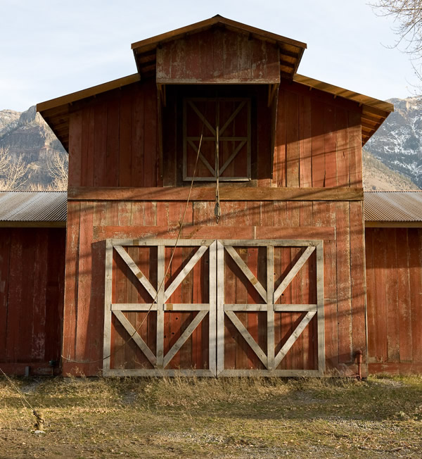 Wyoming Ranch Built With Reclaimed Wood Recycled Lumber Detail Image 2 - Reclaimed Wood Used in Commercial Construction