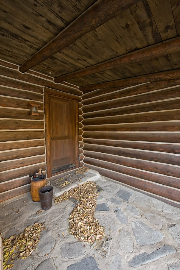 Wyoming Ranch Built With Reclaimed Wood Recycled Lumber Detail Image 6 - Reclaimed Wood Used in Commercial Construction